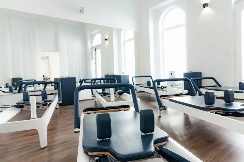 Reformer-Saal in 1060 mit Bogenfenstern